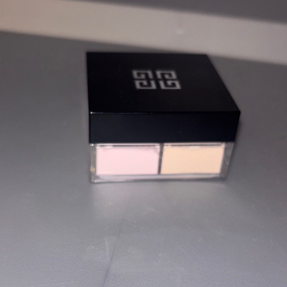 Givenchy Two-Tone Setting Powder - Soft Pink and Cream